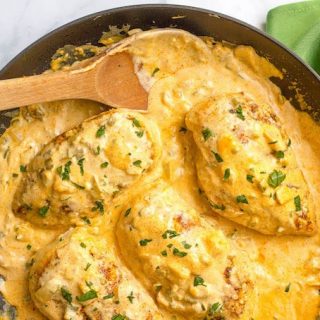 Chicken jalapeno - an easy one-pot dinner with chicken breasts and a jalapeno cheddar cheese sauce | FamilyFoodontheTable.com